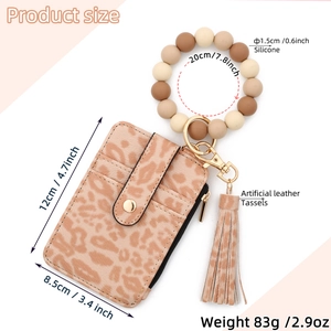 Detailansicht des Kartenhalters mit Leopardenmuster und Maßen des Silikon-Armbands
