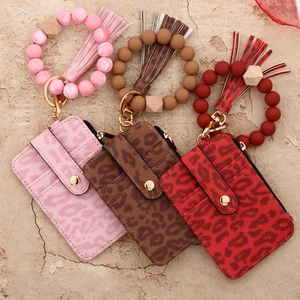 Leopard-Kartenhalter-Schlüsselanhänger mit Silikonperlen-Armband und Quaste in drei Farben