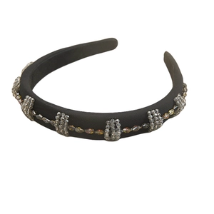 Serre-tête élégant en velours noir avec perles de cristal grises pour femmes chic