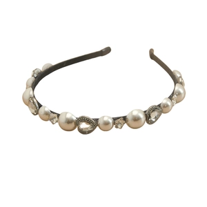 Elegant vintage pearl and rhinestone headband with black slim frame for women