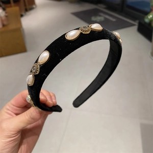Elegant black velvet headband with pearls and rhinestones in vintage French style