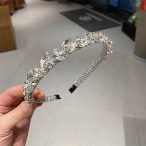 Sparkling crystal rhinestone leaf headband in silver alloy for elegant hair styling