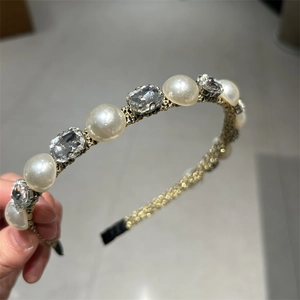 Cerchietto vintage dorato con perle finte e cristalli rettangolari di lusso
