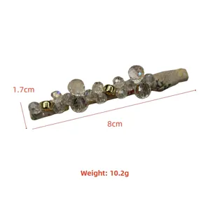 Detail view of 8cm crystal hair clip with dimensions and weight 10.2g for styling