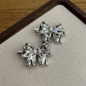 Ins Style Silver Metallic Bow Hair Clip With Rhinestone Individual Niche Design Duckbill Clip Fashion Hair Accessories For Women