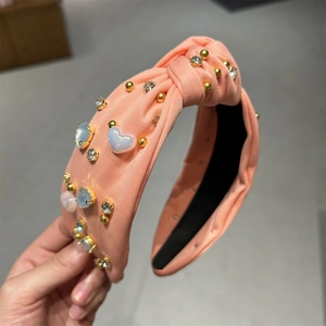 Serre-tête en tissu rose avec perles en cœur et cristaux pour femmes élégantes