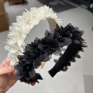 Exquisites handgefertigtes Perlen-Blumen-Stirnband mit Kristallfransen für High-Crown