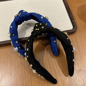 Serre-tête large en tissu avec perles en cœur et strass brillants de luxe mode