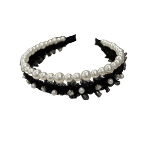 Serre-tête élégant à double couche avec perles blanches, dentelle noire et strass brillants