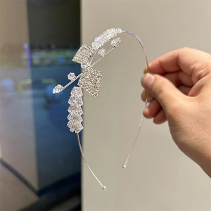 Serre-tête tendance en argent avec cristaux de zircon et design géométrique de feuilles