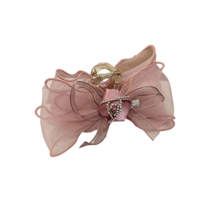Pince à cheveux élégante en organza rose gris avec fleur de rose et strass scintillants