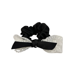 Chouchou élégant style coréen avec nœud perlé et dentelle en noir et blanc chic