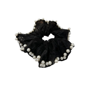 Chouchou élégant en dentelle noire avec perles blanches pour coiffure queue de cheval