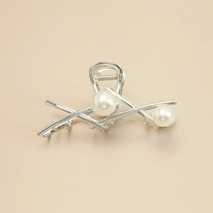 Minimalist silver metal hair claw clip with large pearls for elegant women's hairstyles