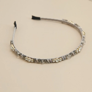 Serre-tête en cristal étincelant avec strass gris argenté sur monture métallique fine