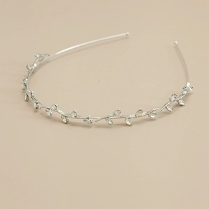 Elegant silver zircon leaf headband with minimalist french aesthetic for women