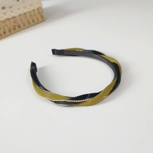 Twisted two-tone headband with rhinestones and anti-slip teeth in black and yellow