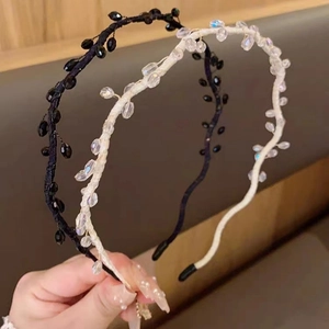 Minimalist crystal beaded headband with black and white woven pearls on thin metal wire