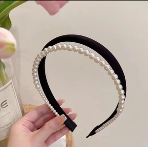 Serre-tête élégant en satin à double épaisseur avec perles brillantes pour femme