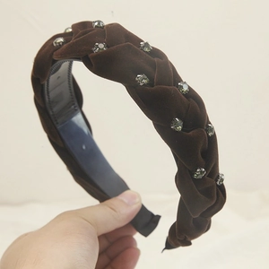 Cerchietto intrecciato retrò francese in velluto marrone con cristalli verdi da donna