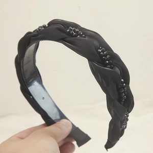 Serre-tête torsadé noir élégant avec tissu en mousseline et perles de strass étincelantes