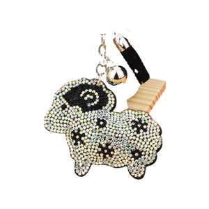 Ciondolo pecora con strass bianchi scintillanti, campanello d'argento e clip in legno