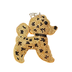Porte-clés chien caniche en strass étincelant avec finition élégante dorée et noire