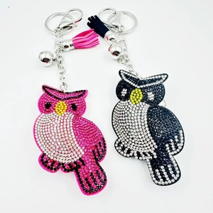 Porte-clés Hibou en Strass Pendentif de Sac Animal en Cristal Avec Gland Cloche Velours Coréen pour Femmes