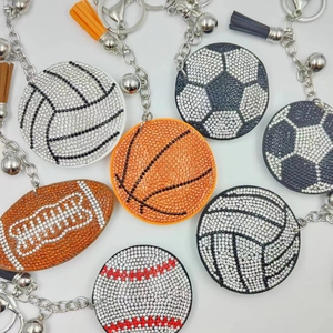 Portachiavi con Palla Sportiva in Strass con Nappina e Campanella Lega Basket Calcio Baseball Rugby Ciondolo per Borsa Regalo
