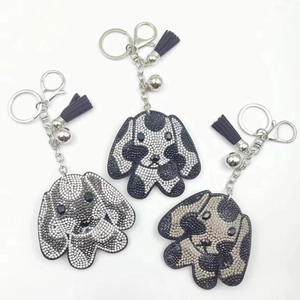 Luxueux Porte-Clés Chien en Alliage Avec Strass Mignon Animal Charme de Sac Avec Gland en Cuir Cloche Pour Femmes Accessoire Voiture