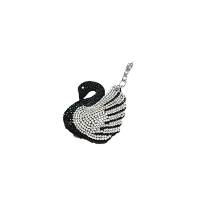 Funkelnder Schwan Schlüsselanhänger mit schwarz-weißen Strasssteinen und Metallkette