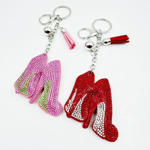 Porte-clés en Strass Chaussure Talon Haut Lettre M Pendentif Alliage Cristal Gland pour Sac Femme Accessoires Décoration Cadeau