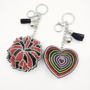 Porte-clés en Forme de Cœur Et de Feu d'artifice en Strass Avec Gland Et Cloche en Alliage de Mode Charme de Sac Multicolore pour Femmes Filles Cadeau