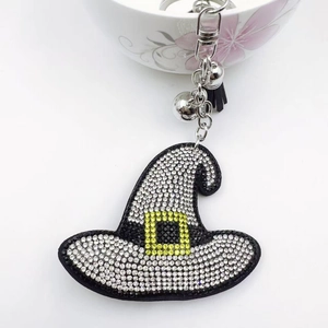Porte-clés chapeau de sorcière Halloween avec strass et pompon noir élégant