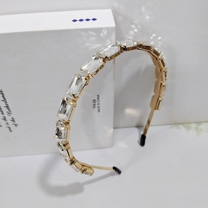 Cerchietto barocco di lusso con cristalli quadrati e strass su base metallica dorata