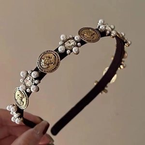 Barock-Haarreif im Retro-Stil mit goldenen Münzen, Perlen und Strass auf schwarzer Basis