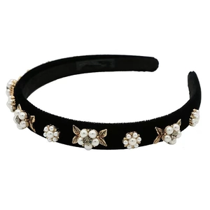 Serre-tête baroque en velours noir avec perles élégantes et feuilles dorées sur blanc