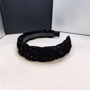 Diadema trenzada de terciopelo negro con pedrería plateada accesorio para pelo