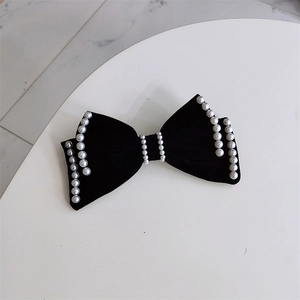 Eleganter französischer Vintage Haarclip aus schwarzem Samt mit weißen Perlen