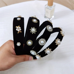 Serre-tête Rembourré en Velours Noir Rétro Français pour Femme avec Fleurs en Künstliche Perles Artificielles et Strass Accessoire Cheveux Élégant