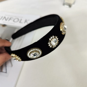 Serre-tête baroque en velours noir avec strass de luxe et bordures dorées élégantes