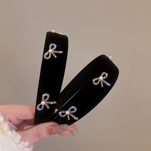 Black Velvet Bow Headband Rhinestone Artificial Pearl Padded Hairband Elegant Vintage French Style Hair Accessories For Women Party Wedding Hair Hoop