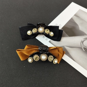 Baroque Velvet Bow Hair Claw Clip For Women Vintage Rhinestone Faux Artificial Pearl Shark Clip French Elegant Hair Accessories