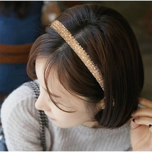 Serre-tête luxueux en cristal doré pour femme avec un design pavé de strass élégant