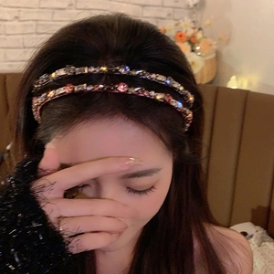 Serre-tête double couche élégant avec strass scintillants pour un look sophistiqué