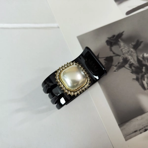 Elegant French vintage black hair claw clip with square pearl and sparkling rhinestones