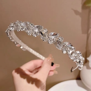 Serre-tête de Luxe en Alliage avec Strass Brillants Feuille Géométrique pour Femmes Argent Élégant Serre-tête Mariage Fête Accessoires