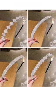 Détail de quatre serre-têtes en strass avec motifs ondulés et droits et base argentée