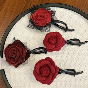 Vintage Chinese Style Red Flower Banana Clip Elegant Satin Rose Twist Hair Clip For Women New Year Celebration Headwear