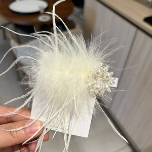 Elegant Fairy Style White Feather Artificial Pearl Hair Clip Handmade Alloy Side Duckbill Clip For Wedding Party Women